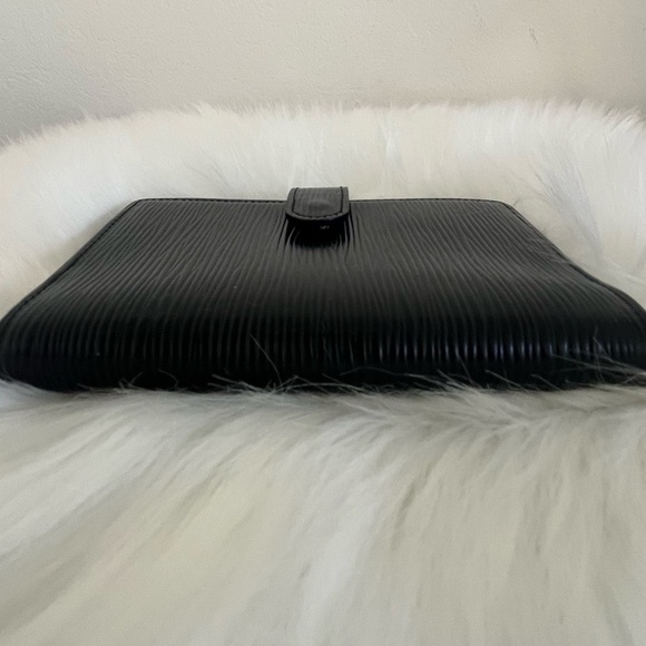 Louis Vuitton black Epi Agenda PM Passport Holder Circa 1995 Vintage - Picture 5 of 16